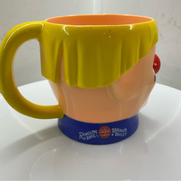 Ringling Bros Barnum & Bailey CIRCUS CLOWN Plastic Mug Souvenir YELLOW VINTAGE - Picture 4 of 8